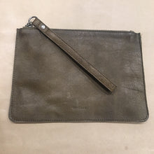 Load image into Gallery viewer, MOSSMAN  Leather Large Pouch
