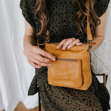 Load image into Gallery viewer, DUSKY ROBIN: BELLA BAGS
