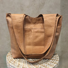 Load image into Gallery viewer, GABEE: SORELL - SMALL L TOTE
